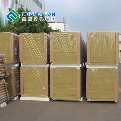 Panel sándwich de PU con estanqueidad/impermeabilidad, aislamiento térmico y alta resistencia para construcción duradera