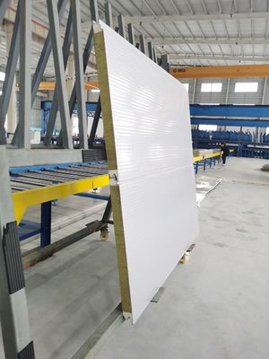 Pared de paneles de PU ligera e impermeable para un rendimiento de construcción duradero