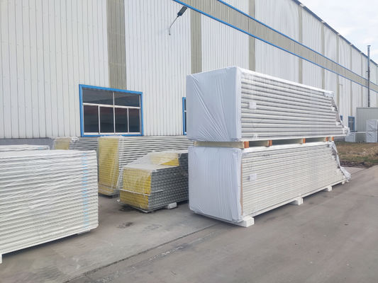 Panel PU de cuarto frío resistente a la humedad e impermeable con longitud personalizable