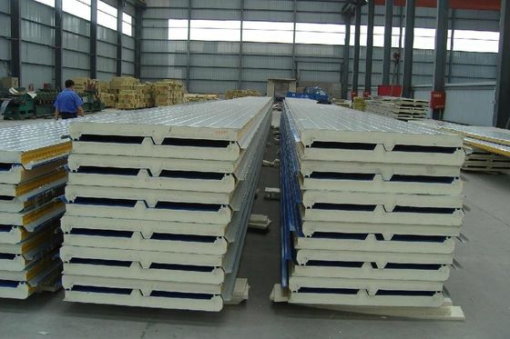 Paneles de techo de PU para aislamiento térmico y protección impermeable