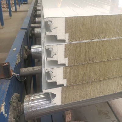 Panel de pared de PU de cuatro ranuras de biselado liso fácil de instalar insonorizado
