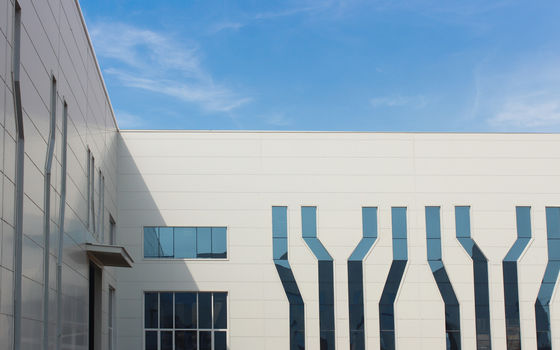 Panel sandwich de PU de alta resistencia con estanqueidad al aire / estanqueidad al agua e aislamiento térmico para techos y construcción