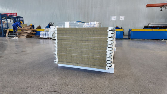 Panel de pared de embalaje de PU resistente al agua con superficie de cartón recubierta de color Durable And Strong