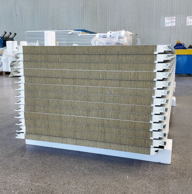 Panel metálico de pared de cortina a prueba de calor con borde abovedado en varios colores