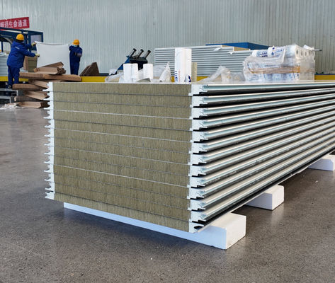 ¿Qué es un panel sándwich de poliuretano?