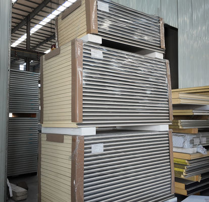 ¿Qué es un panel sándwich de poliuretano?