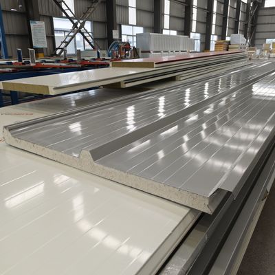 Clasificación de incendio B1/B2 Panel de techo de PU Opción de techo personalizable y resistente al fuego