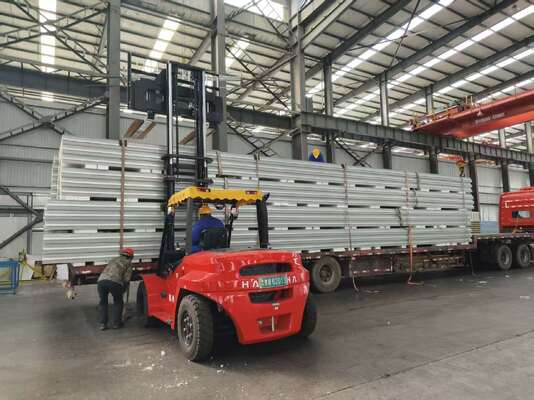 Panel sándwich ignífugo para salas limpias con aislamiento acústico y grosor personalizable para entornos de alta limpieza