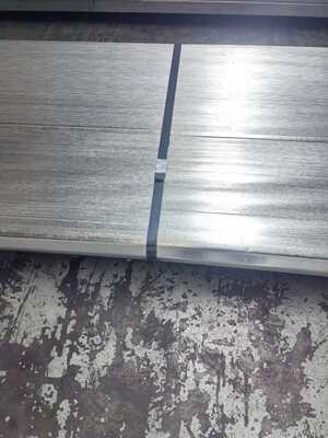 Correa metálica galvanizada en caliente para edificios con longitud personalizable y recubrimiento de Zn de 40-275g para una durabilidad superior